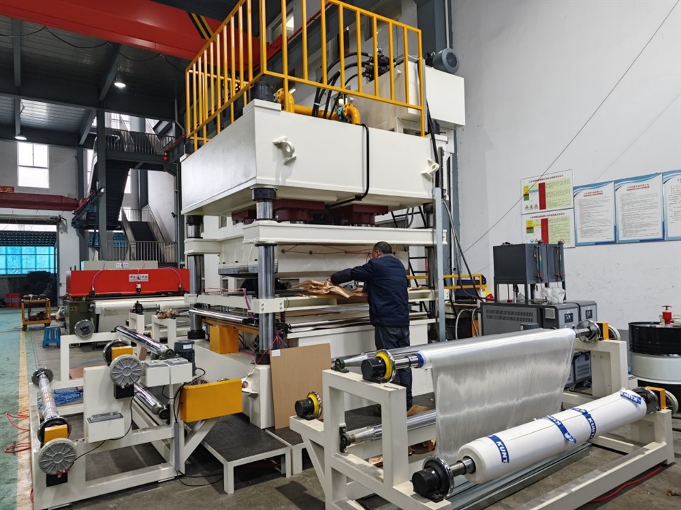 Máquina de plegado cruzado UD