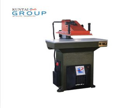 Máquina cortadora de brazo oscilante